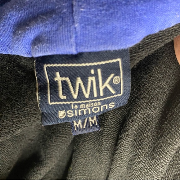 Twik by Simons Women’s Origami Bird Print Black hooded Tshirt w Blue Accents M - Picture 4 of 7